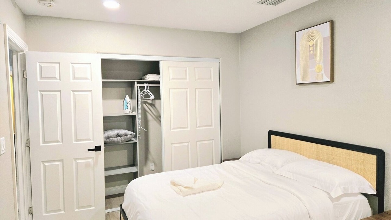 Photo of Bedroom in Central Escondido
