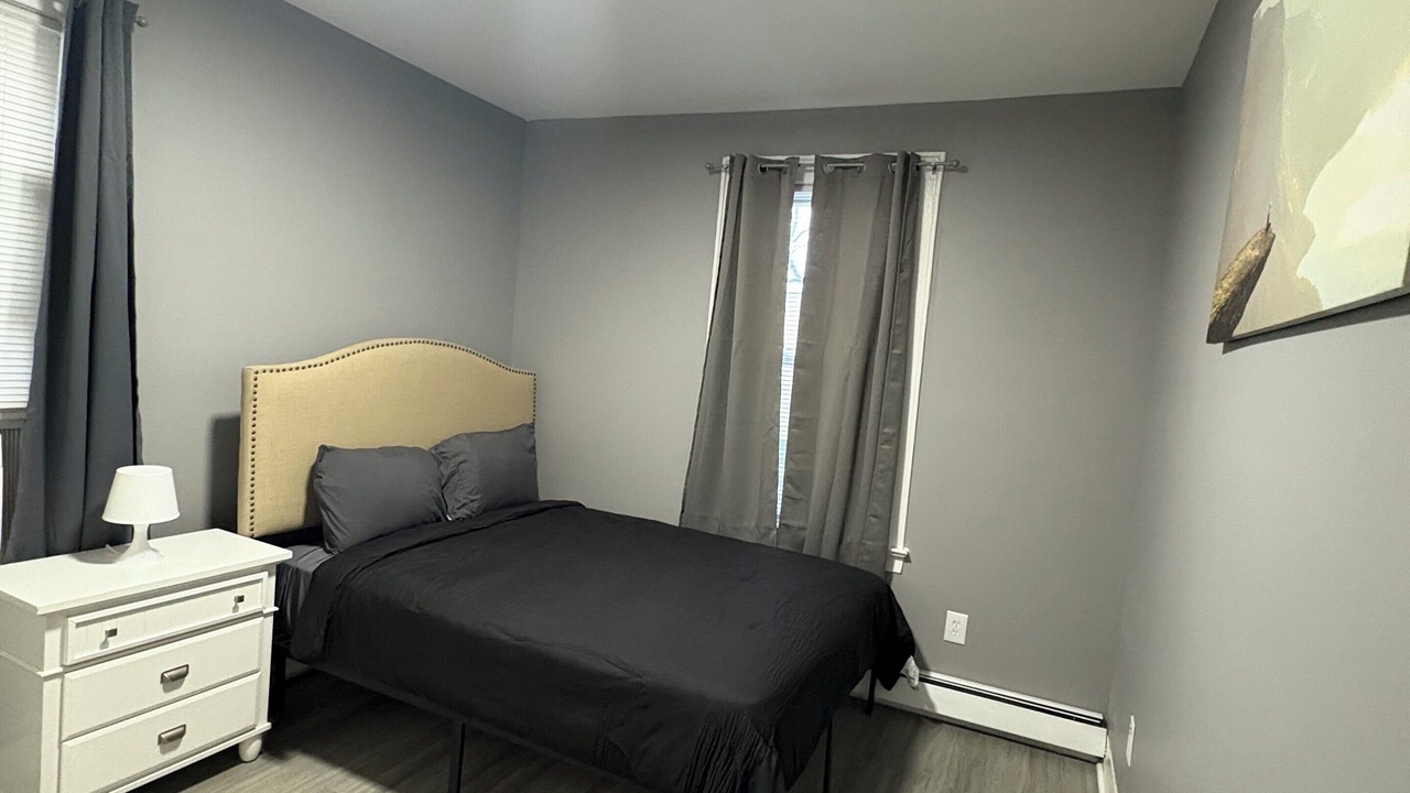 Photo of Bedroom in Weequahic