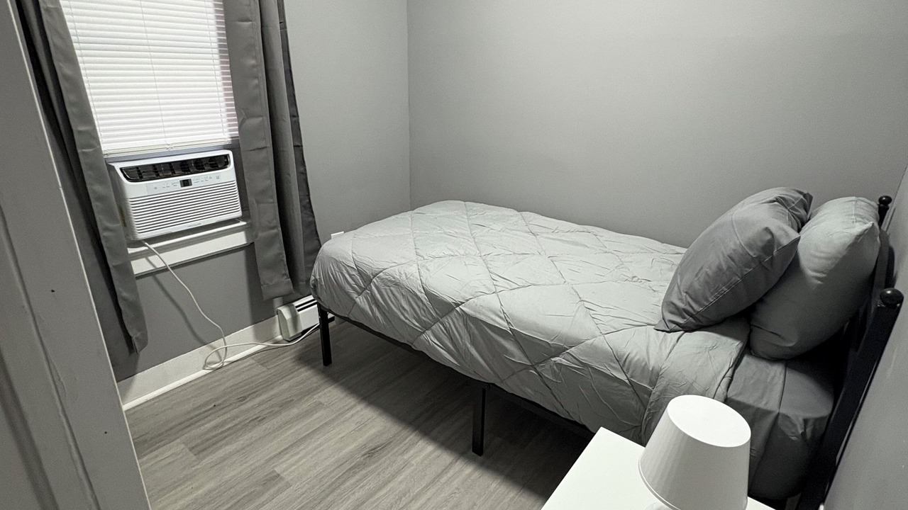 Photo of Bedroom in Weequahic
