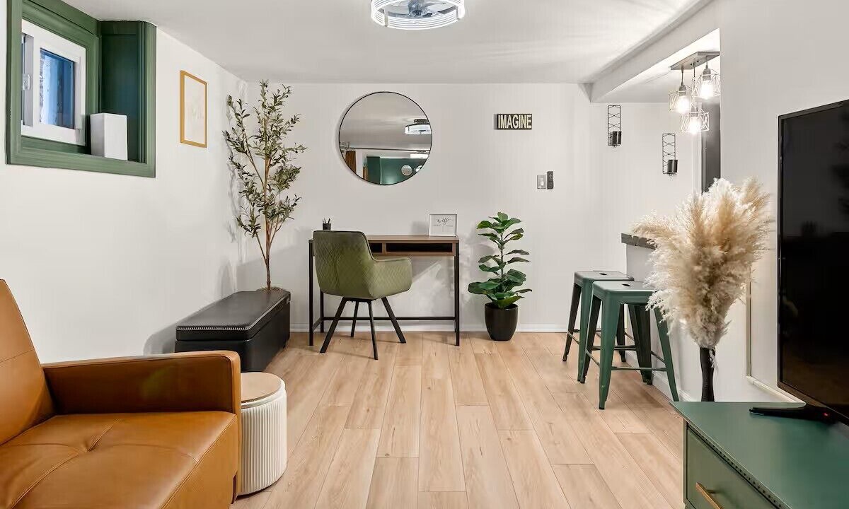 Photo of Livingroom in West New York