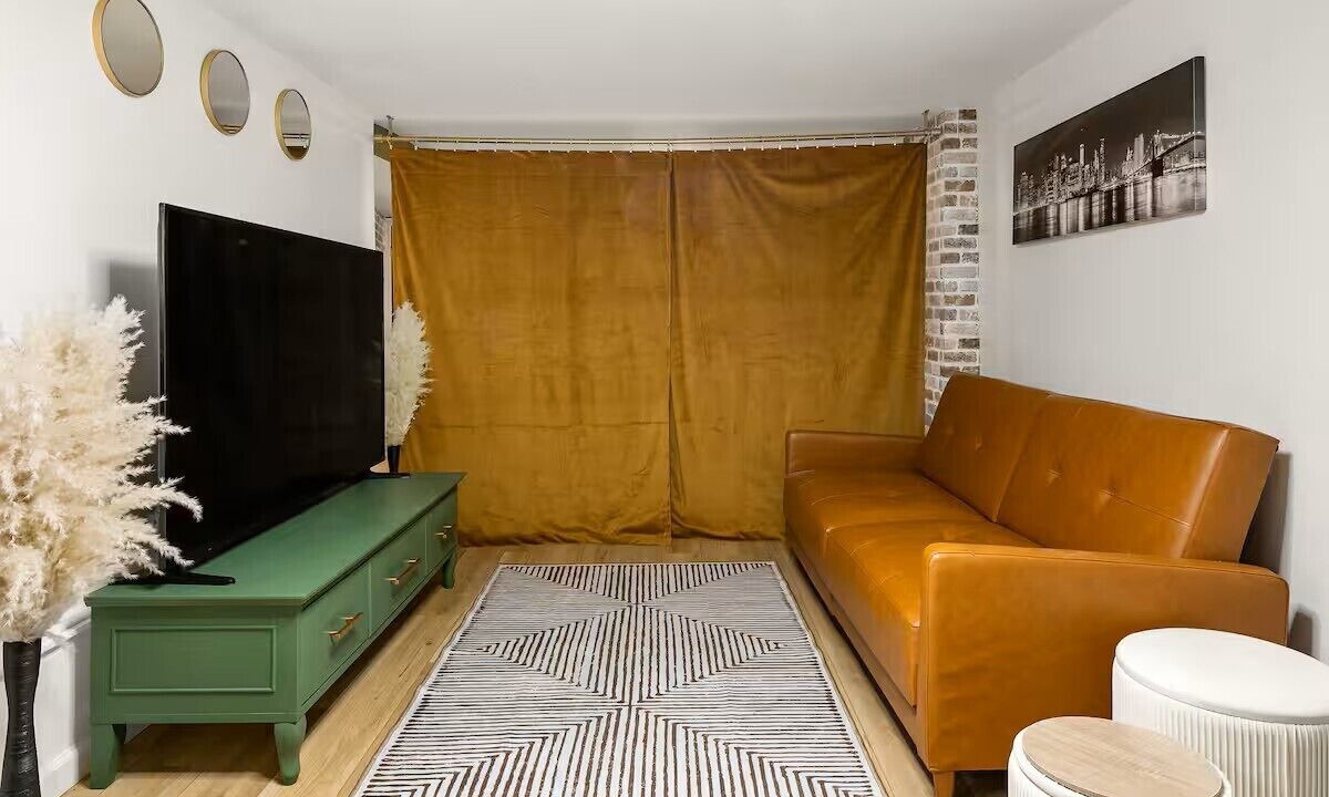 Photo of Livingroom in West New York
