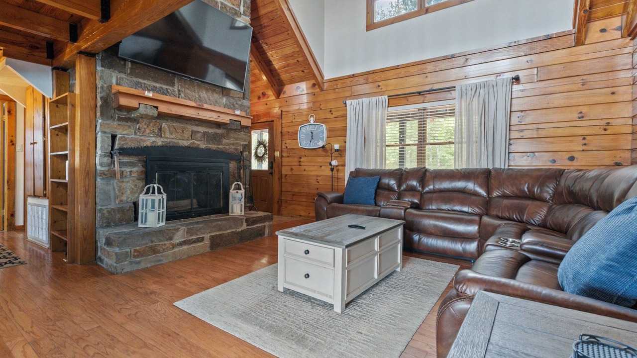 Photo of Livingroom in Jones Mills