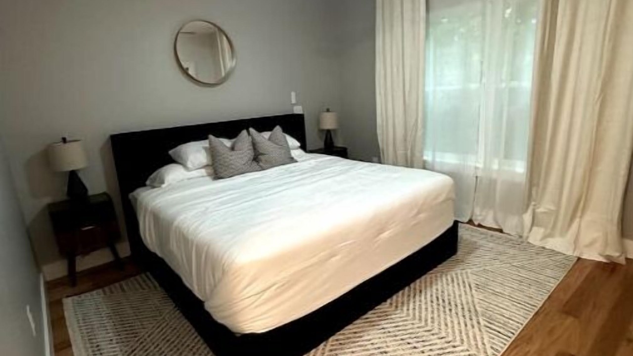 Photo of Bedroom in Newark