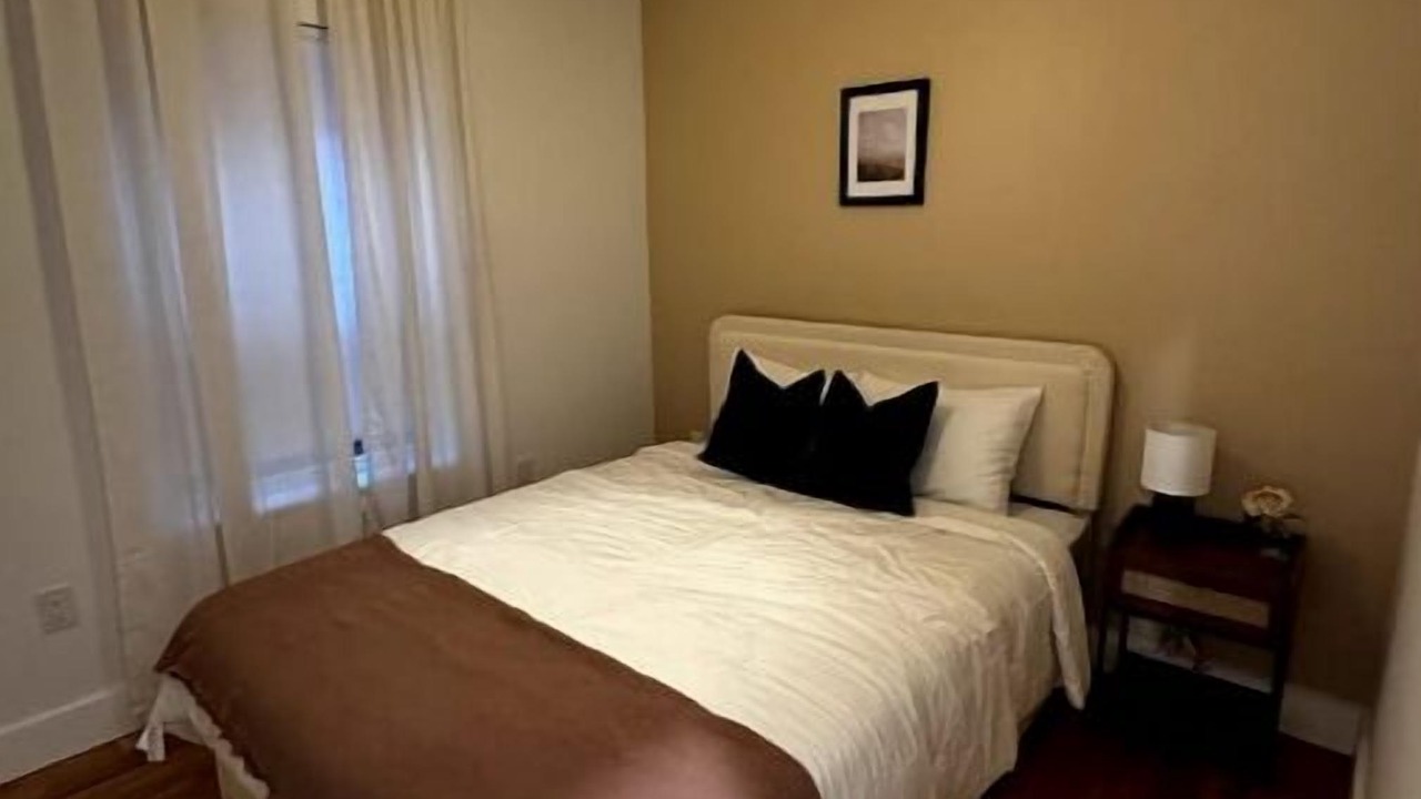 Photo of Bedroom in Newark