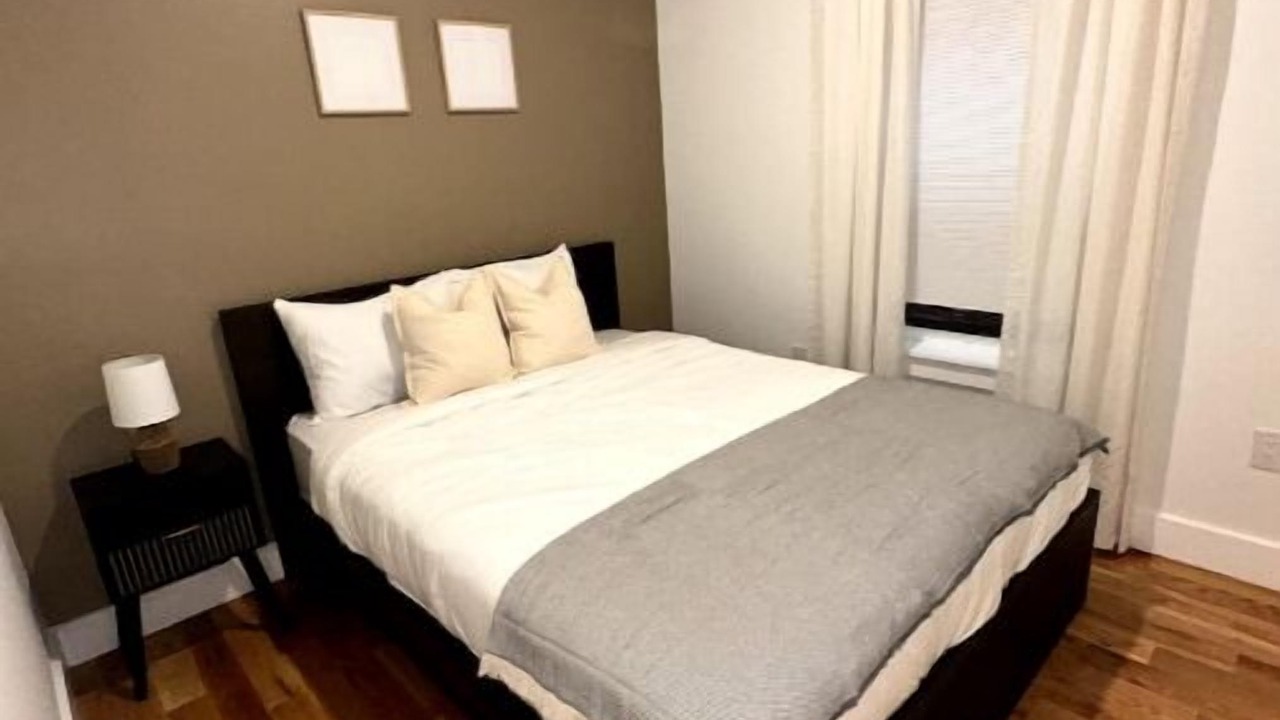 Photo of Bedroom in Newark