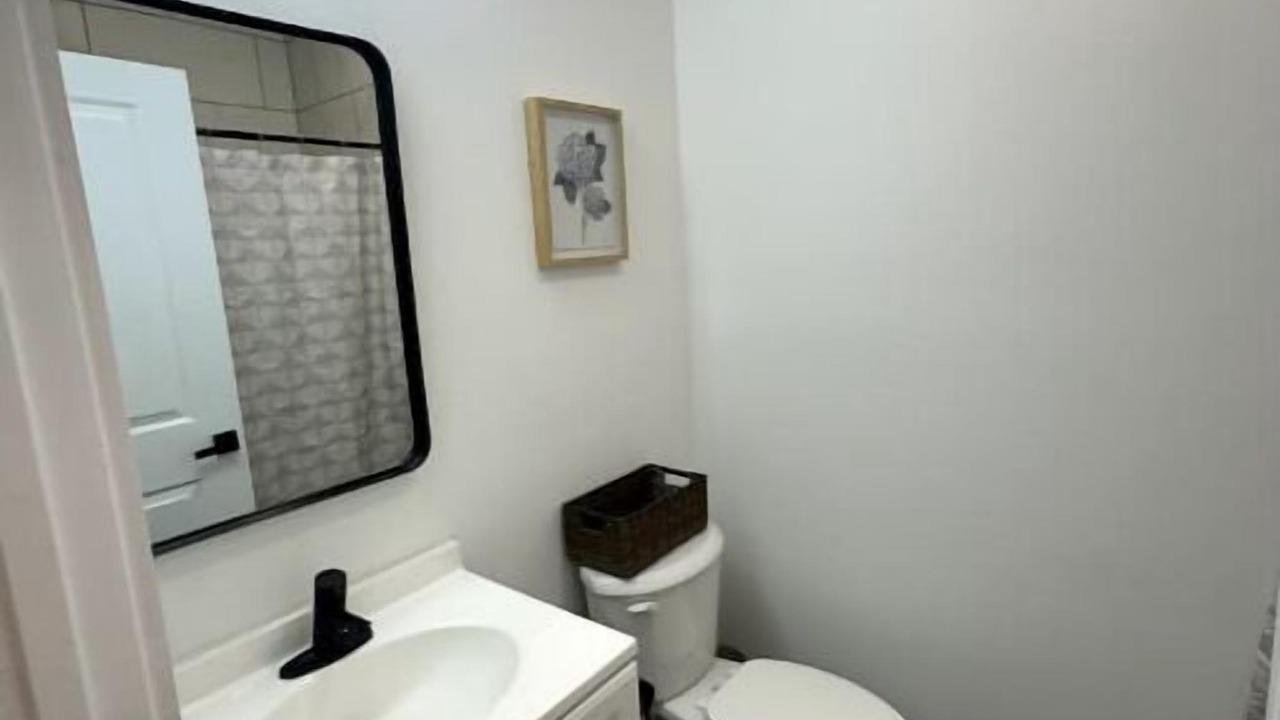 Photo of Bathroom in Newark