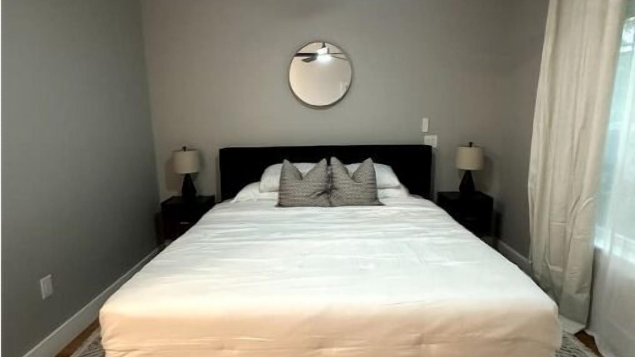 Photo of Bedroom in Newark