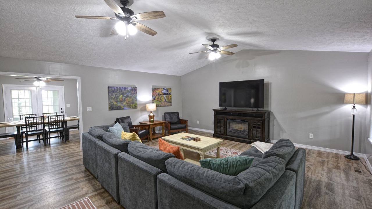 Photo of Livingroom in Harrison