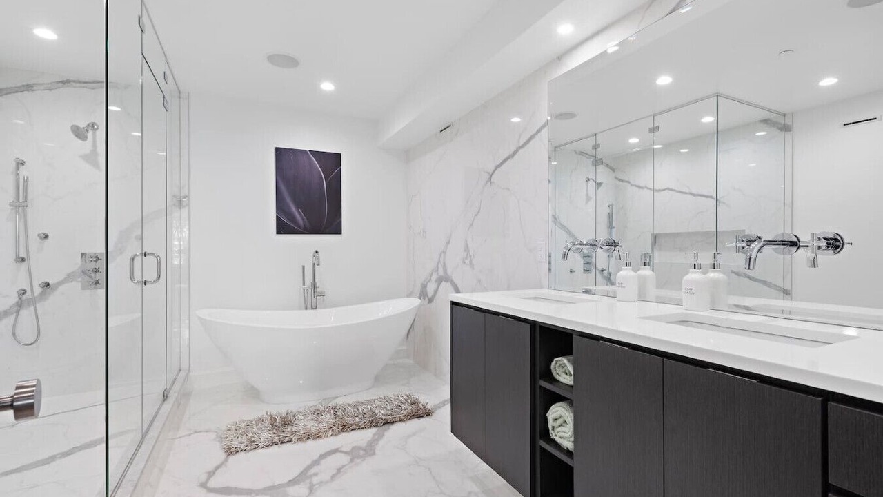 Photo of Bathroom in Hopelawn