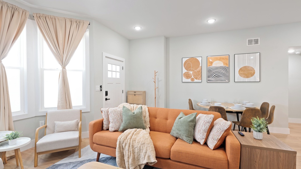 Photo of Livingroom in The Heights