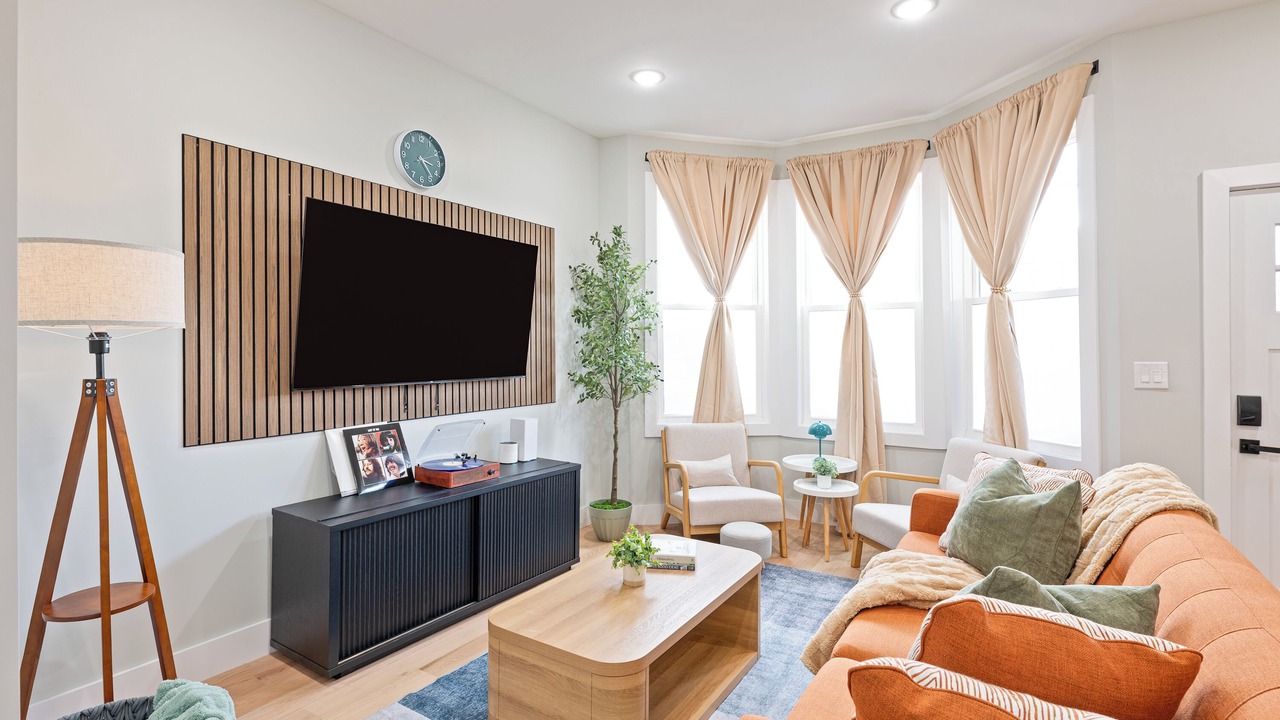 Photo of Livingroom in The Heights