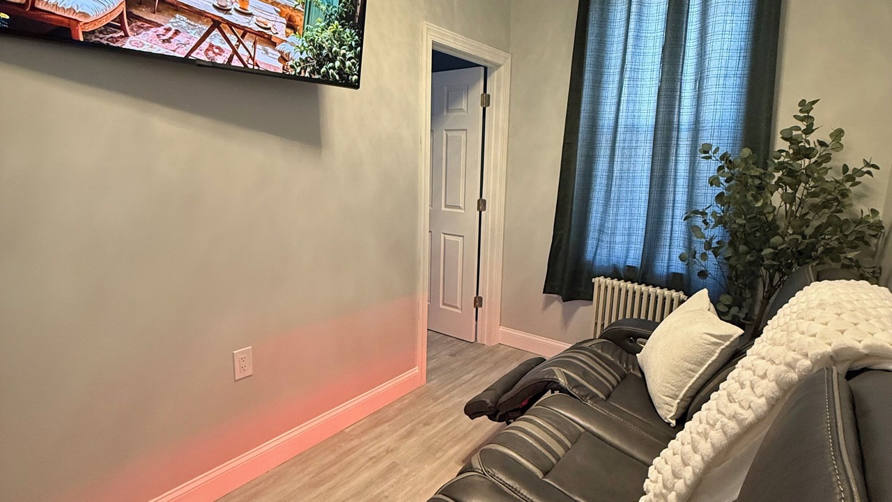 Photo of Livingroom in Union City