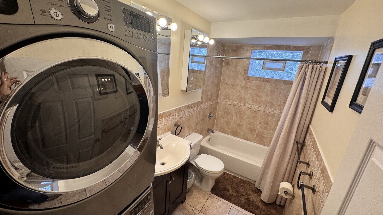 Photo of Bathroom in Union City