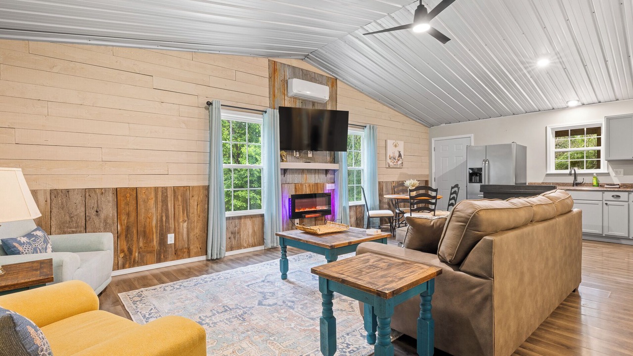 Photo of Livingroom in Harrison