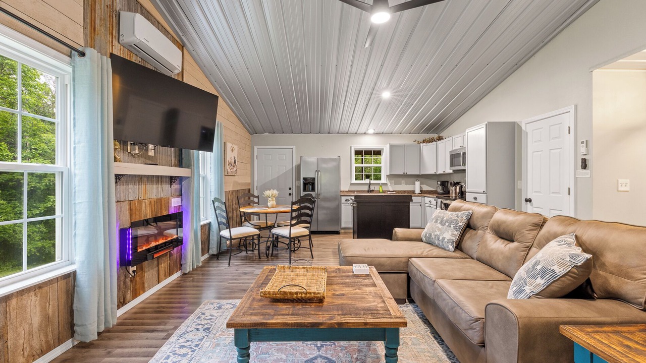 Photo of Livingroom in Harrison