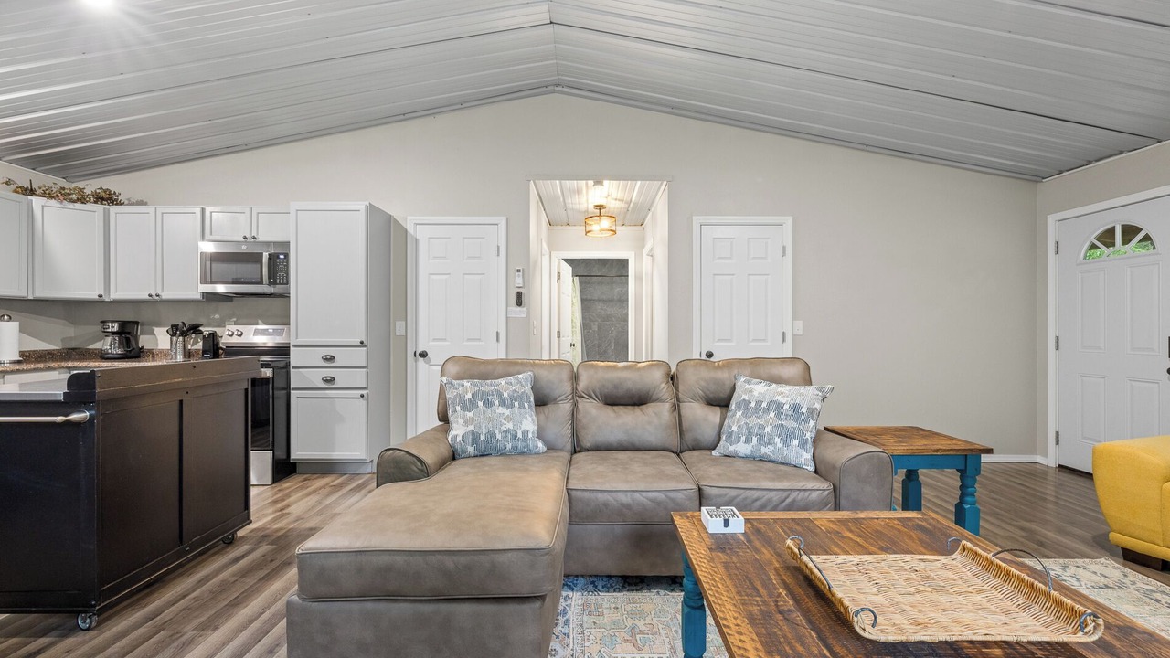 Photo of Livingroom in Harrison