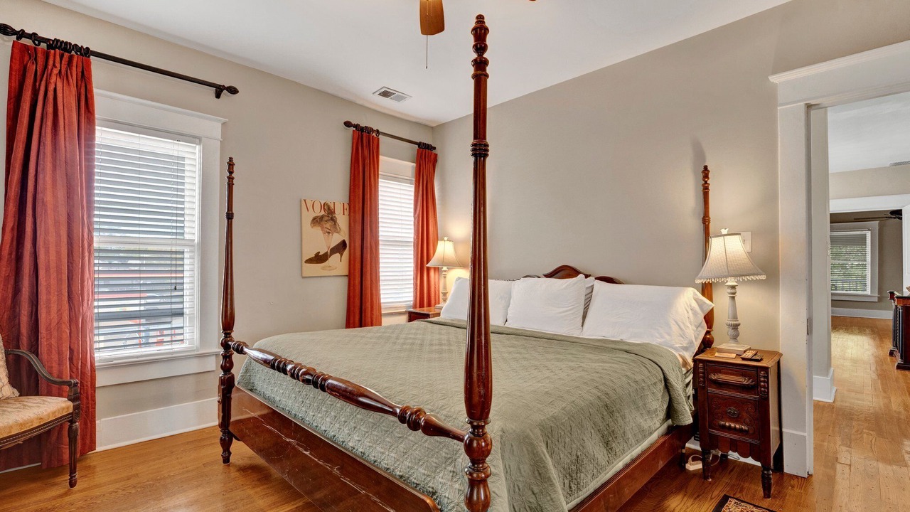 Photo of Bedroom in Central Gardens