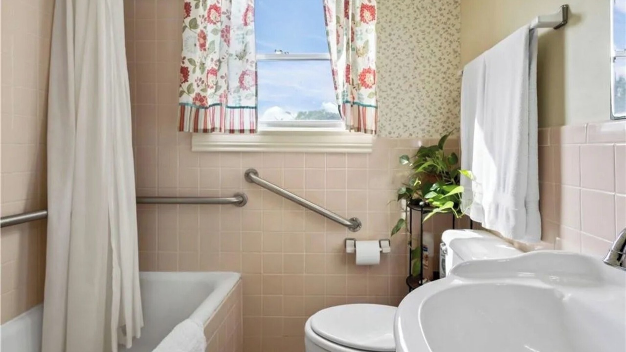 Photo of Bathroom in Del Mar