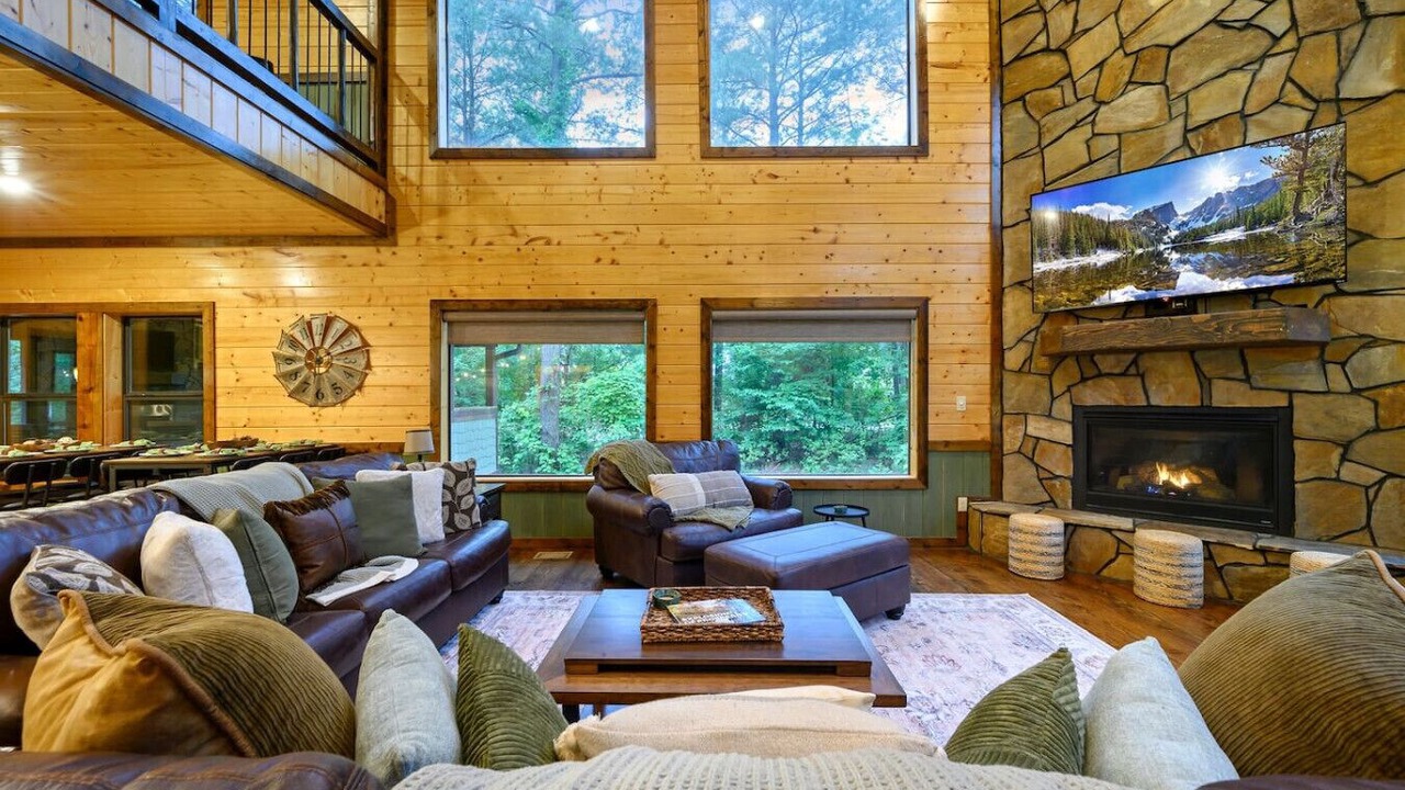 Photo of Livingroom in Broken Bow