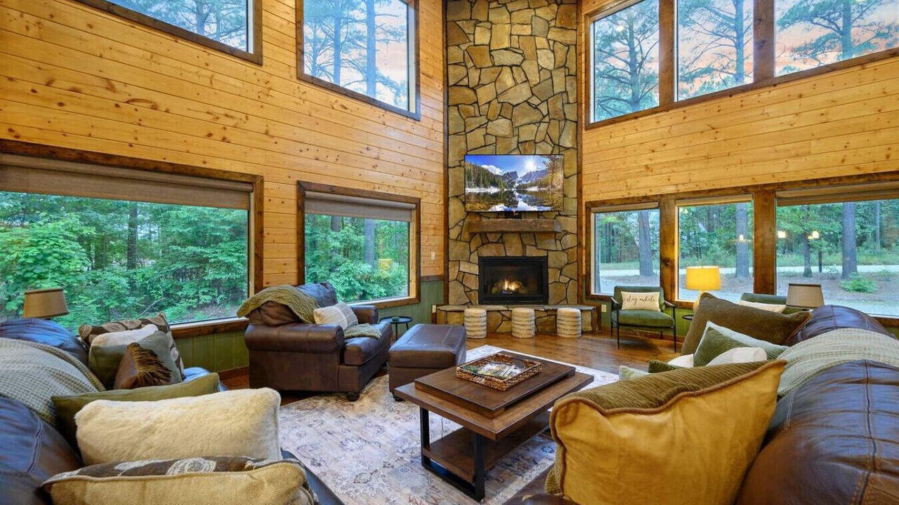 Photo of Livingroom in Broken Bow