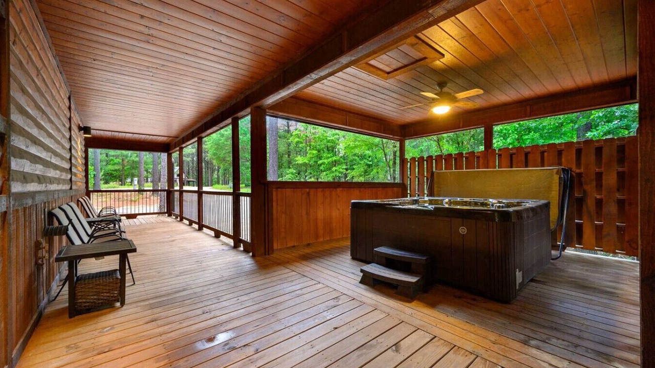 Photo of Patio Balcony in Broken Bow