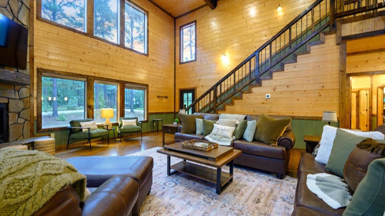 Photo of Livingroom in Broken Bow