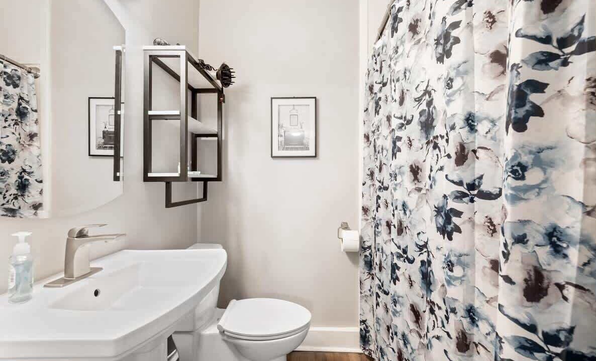 Photo of Bathroom in Midtown