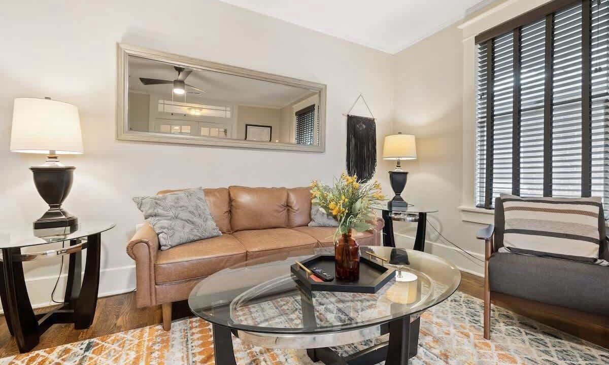 Photo of Livingroom in Midtown