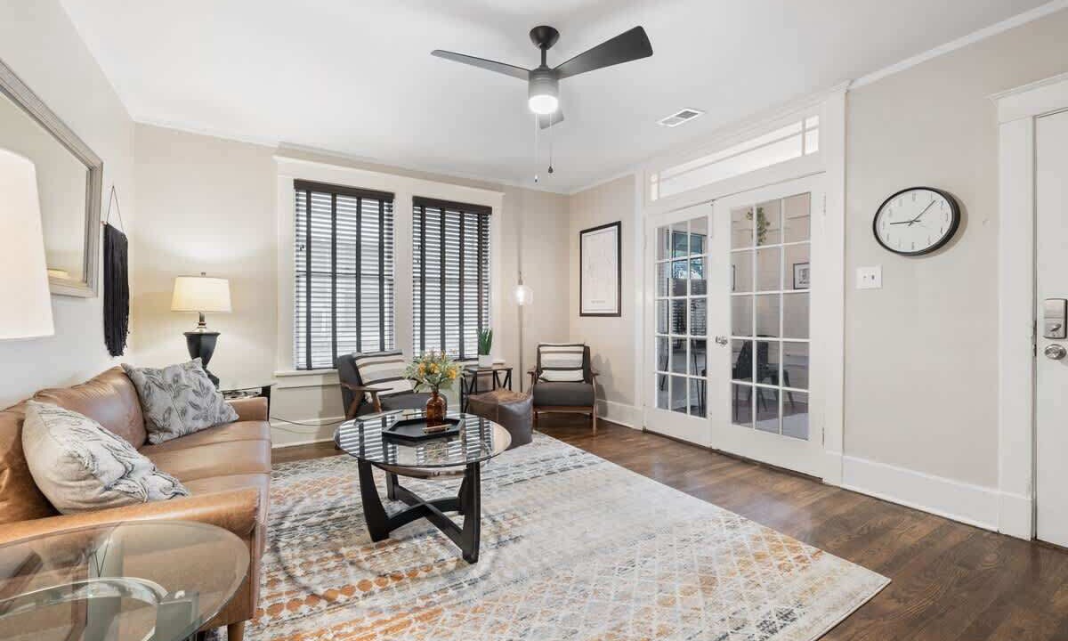 Photo of Livingroom in Midtown