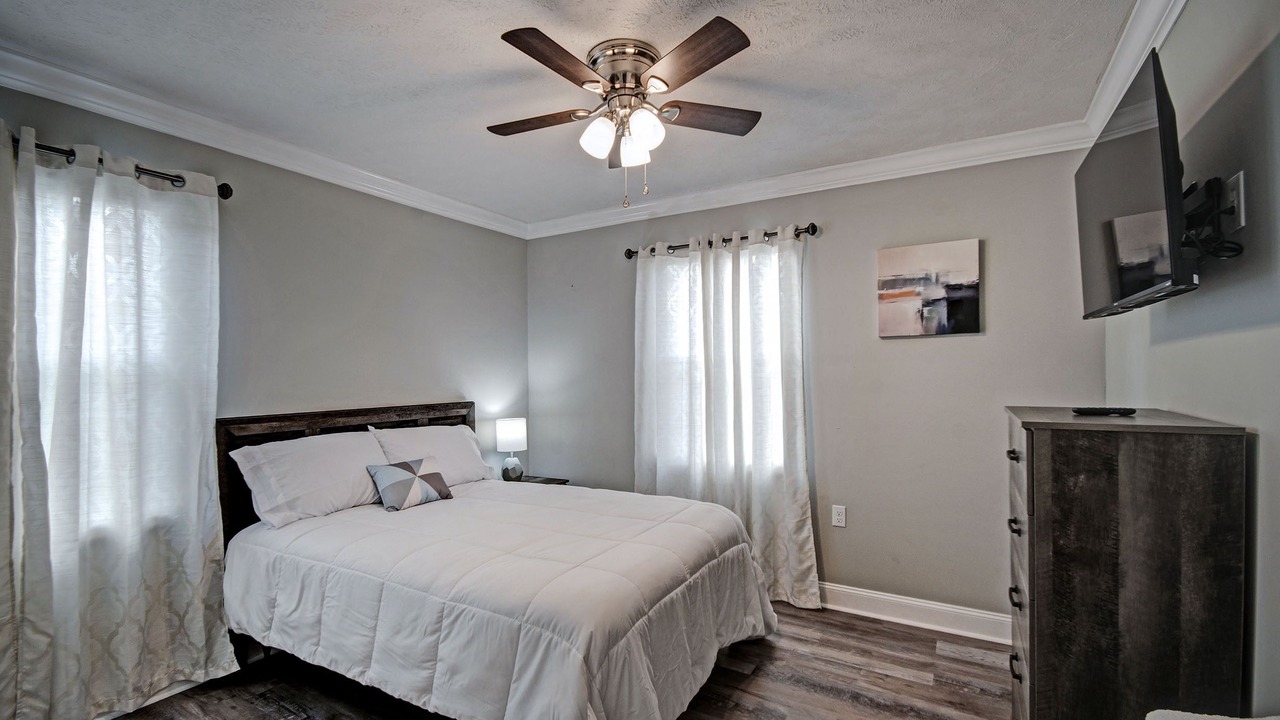 Photo of Bedroom in Clinton