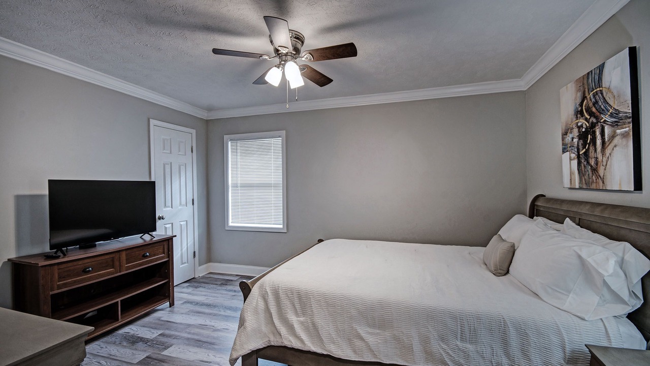 Photo of Bedroom in Clinton