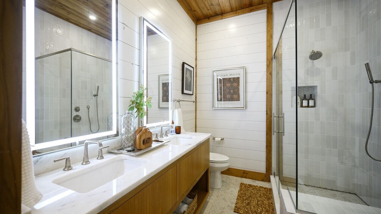 Photo of Bathroom in Broken Bow