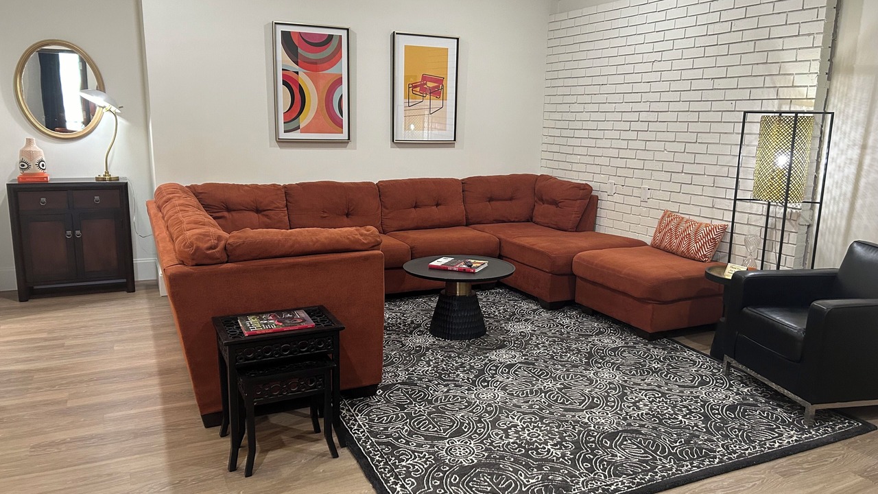 Photo of Livingroom in Downtown Jackson