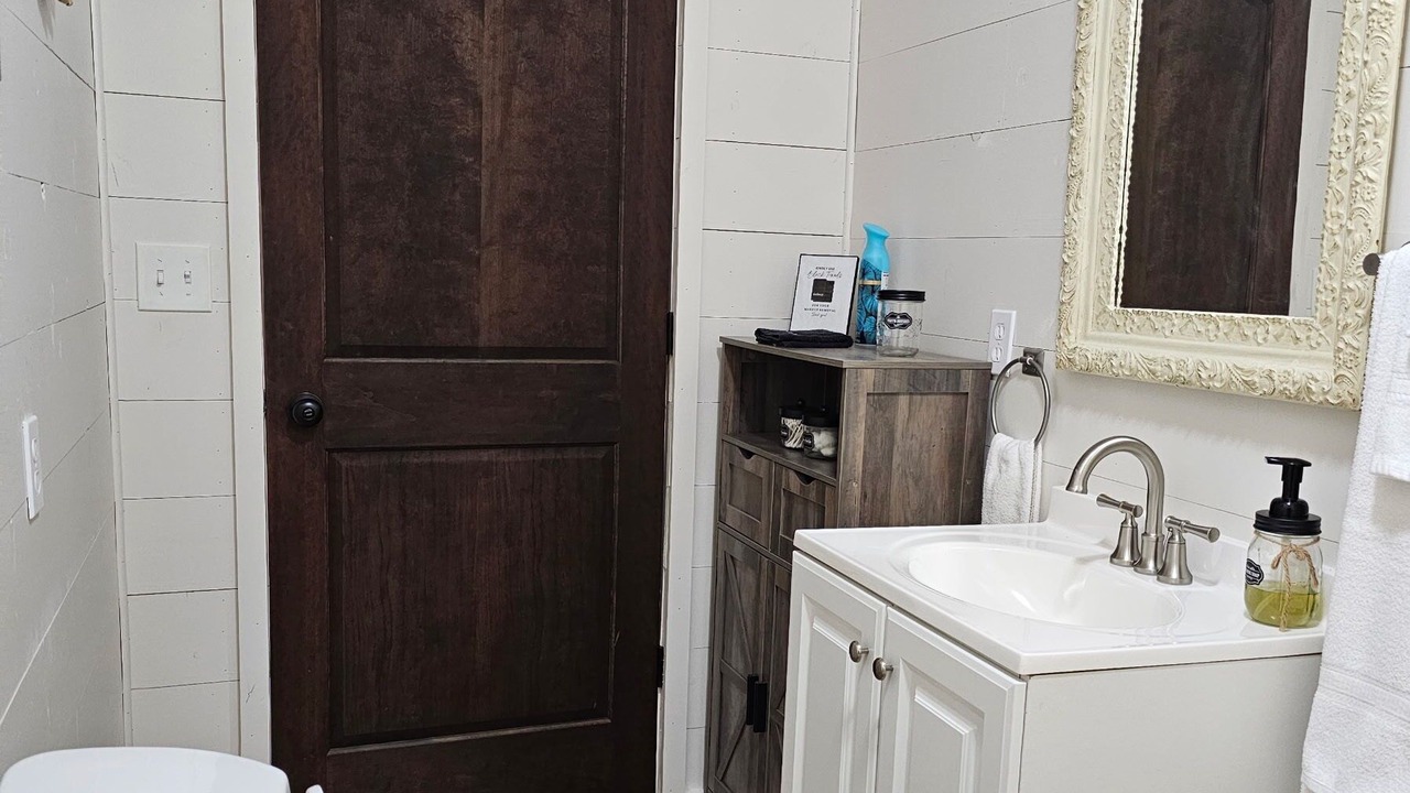 Photo of Bathroom in Oak Grove