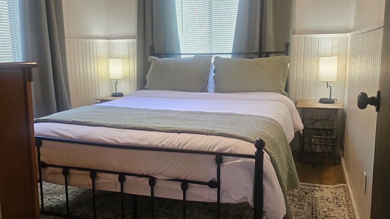 Photo of Bedroom in Oak Grove