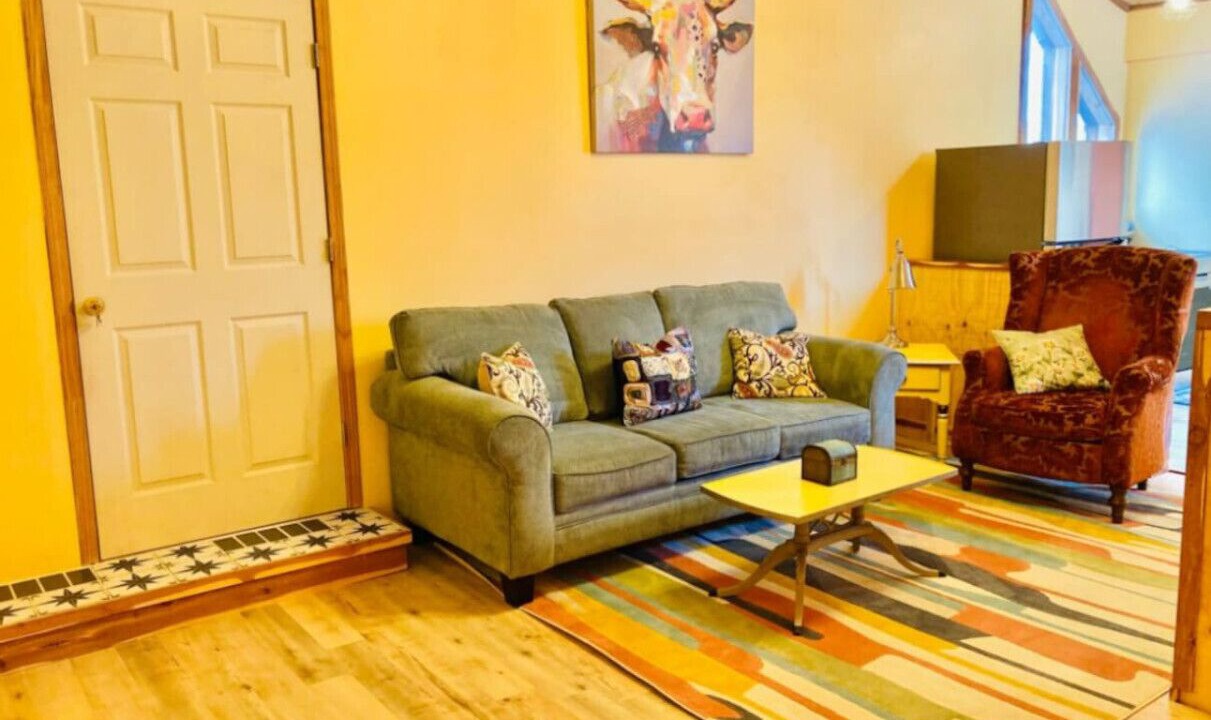 Photo of Livingroom in Mount Pleasant