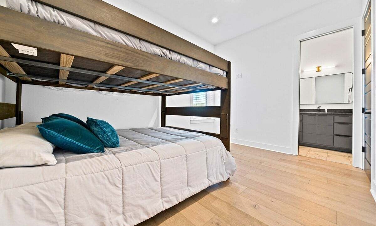 Photo of Bedroom in Piney