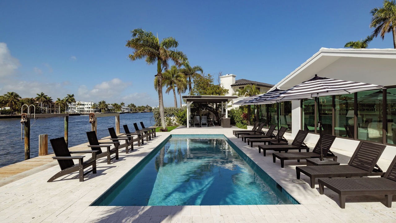 Photo of Outdoor in Dolphin Isles