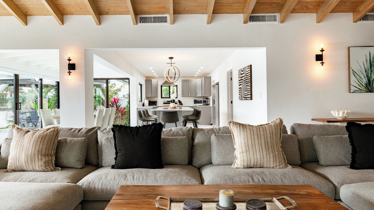 Photo of Livingroom in Dolphin Isles