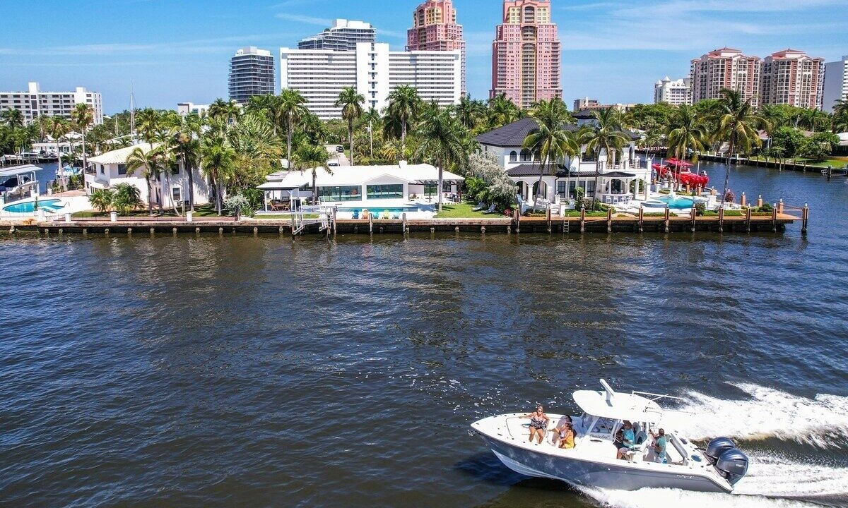 Photo of Others in Dolphin Isles