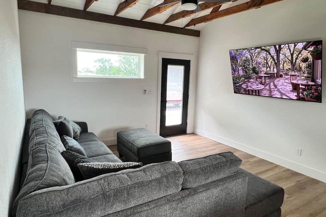 Photo of Livingroom in Uniontown
