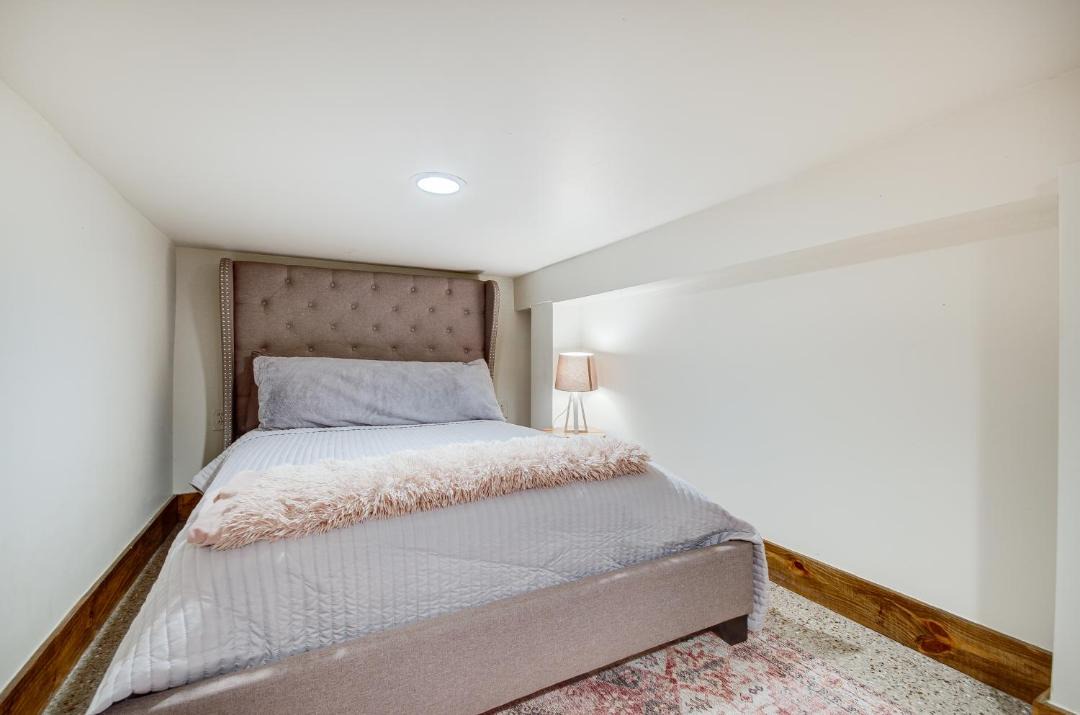 Photo of Bedroom in Tougaloo