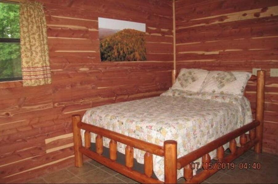 Photo of Bedroom in Ozark
