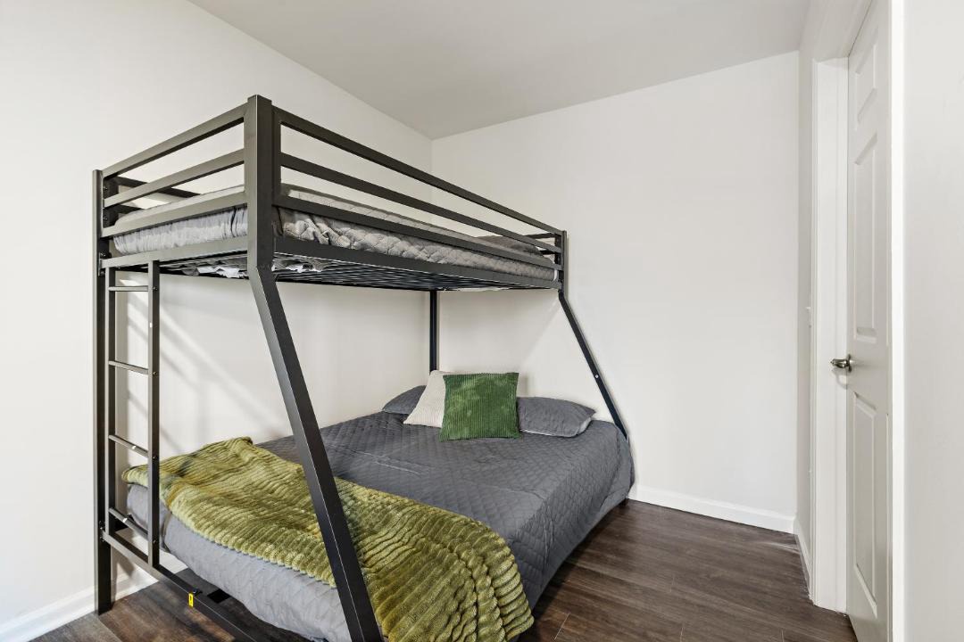 Photo of Bedroom in Newark