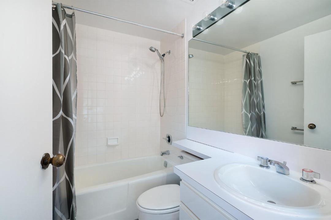Photo of Bathroom in Lincoln Square