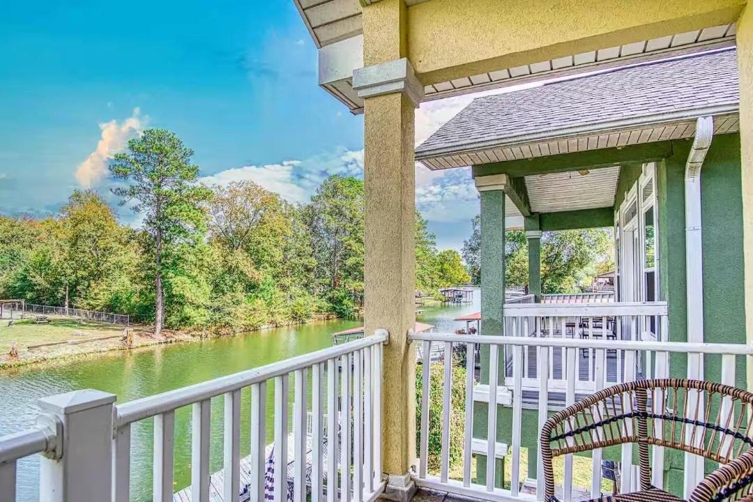 Photo of Patio Balcony in Lake Hamilton