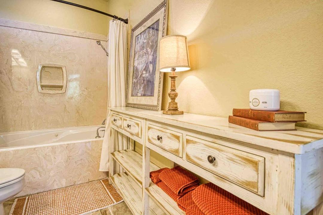 Photo of Bathroom in Lake Hamilton
