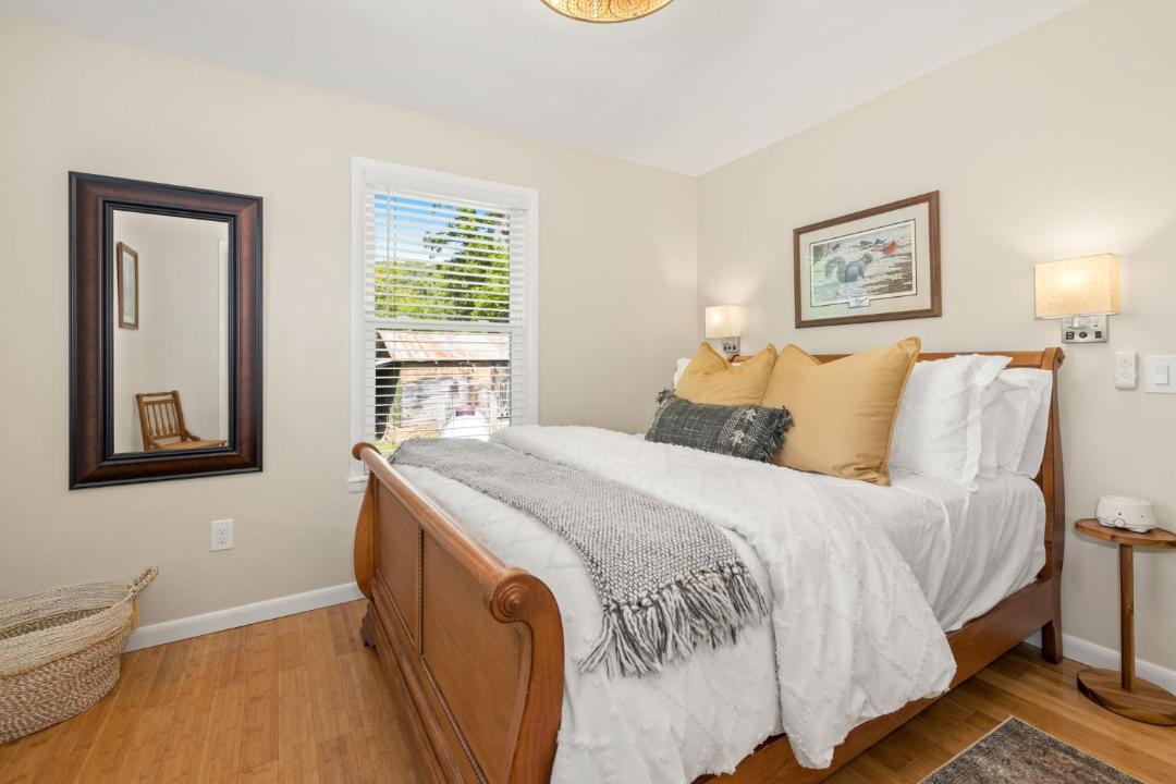 Photo of Bedroom in Winslow