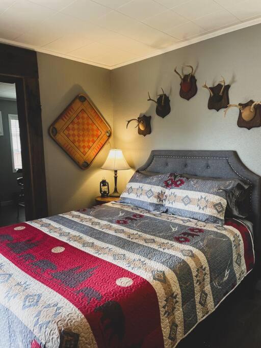 Photo of Bedroom in Eureka Springs Historic District