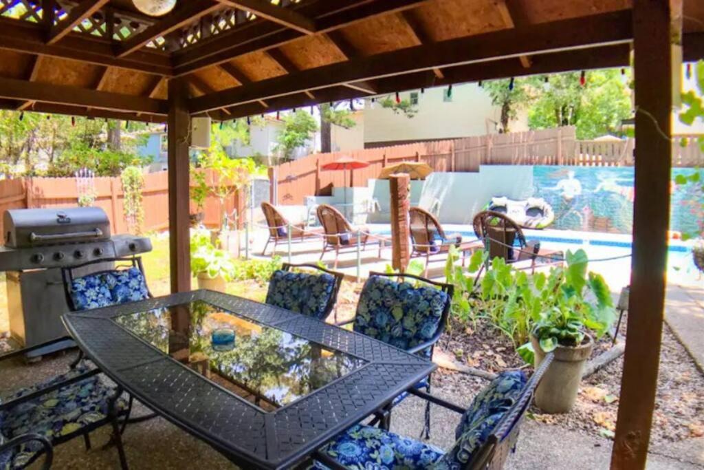 Photo of Patio Balcony in Eureka Springs Historic District